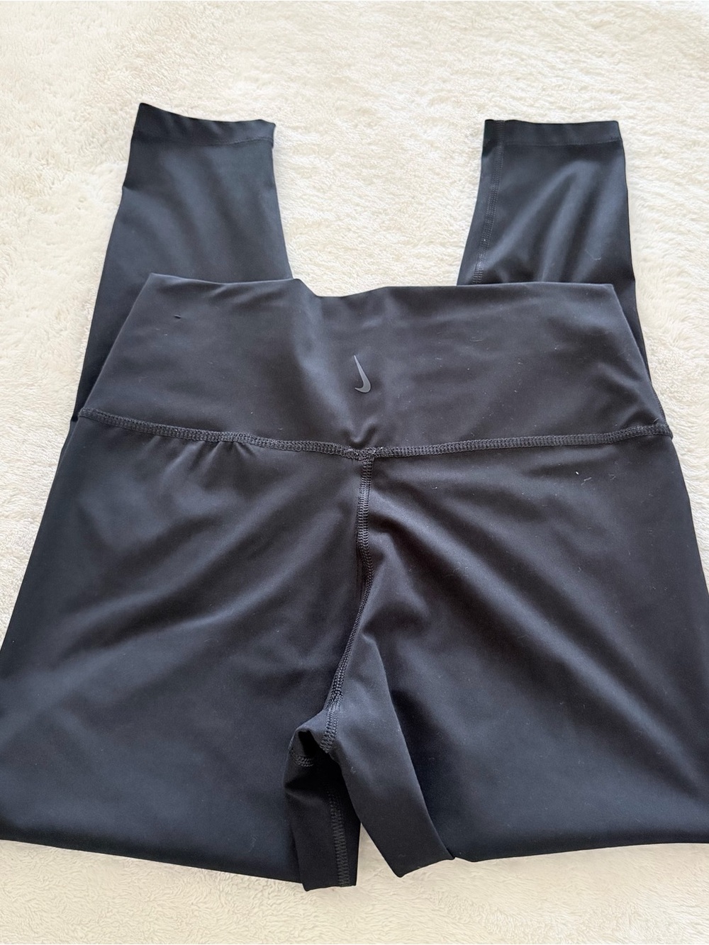 Nike Yoga Dri-Fit Black Leggings size Large 3/4 length 25”